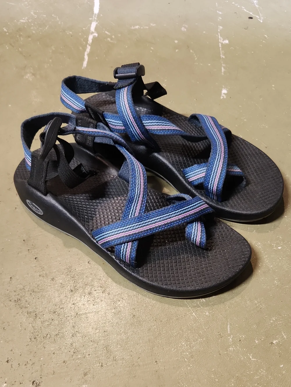 Women's 9 Chaco Sandals